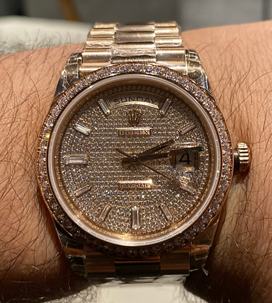 روليكس داي ديت مينا باڤيد - ساعة نادرة جدا - الساعة كليون طبق الاصل ماكينة سويسري (ووزجولد)