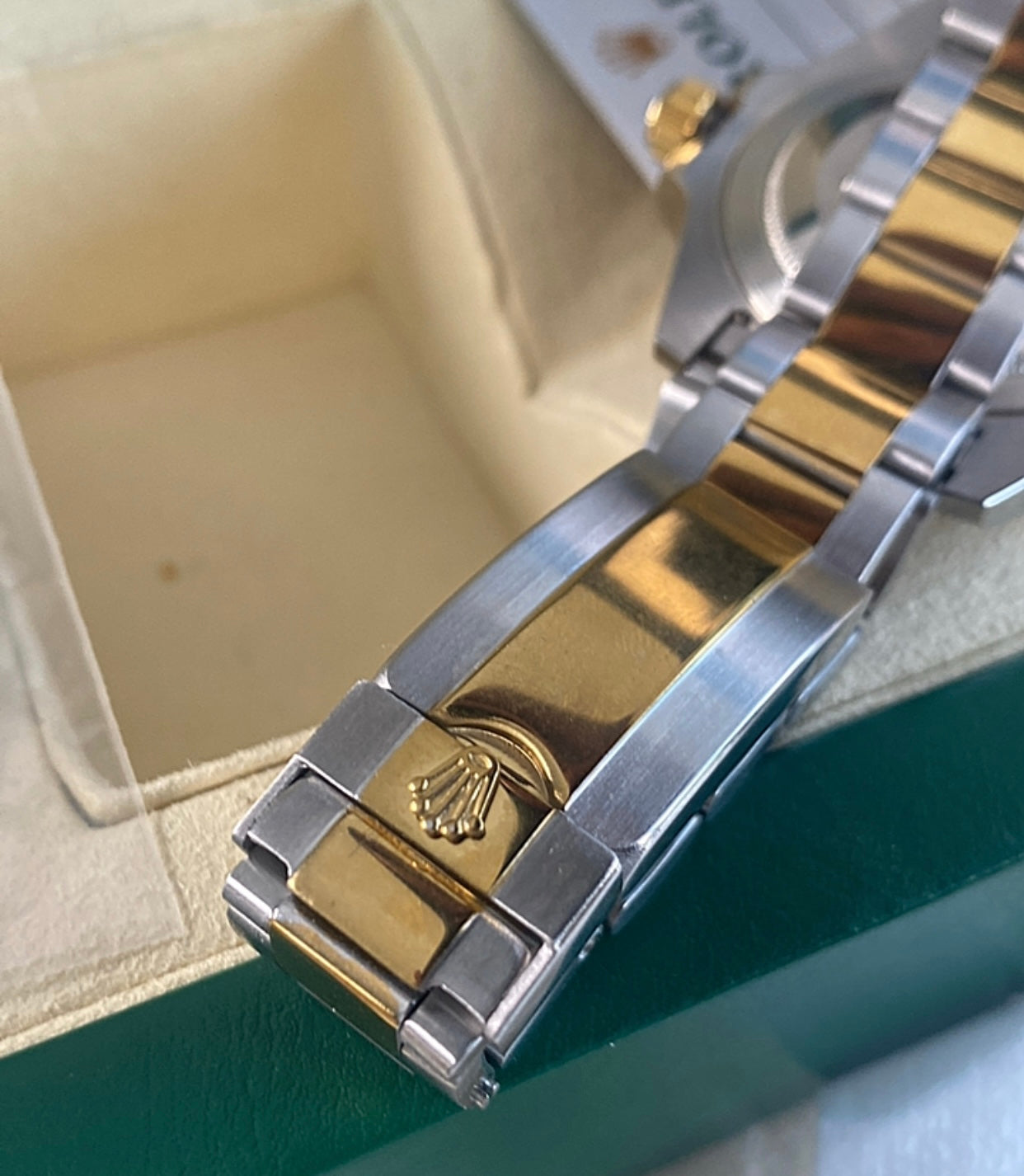 41 mm رولكس سابمارينر ستاربكس مينا اخضر + ستراب فضي و ذهبي- مستعمل بحالة الجديد