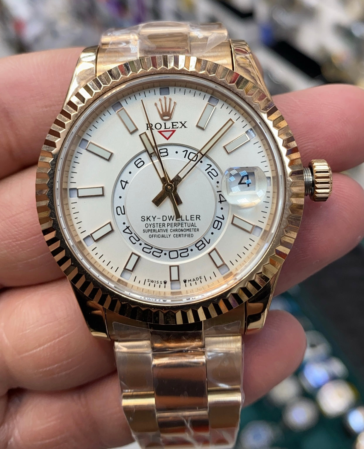 42 mm رولكس سكاي دولر روز جولد - كلين تايتل  قطعة واحدة فقط