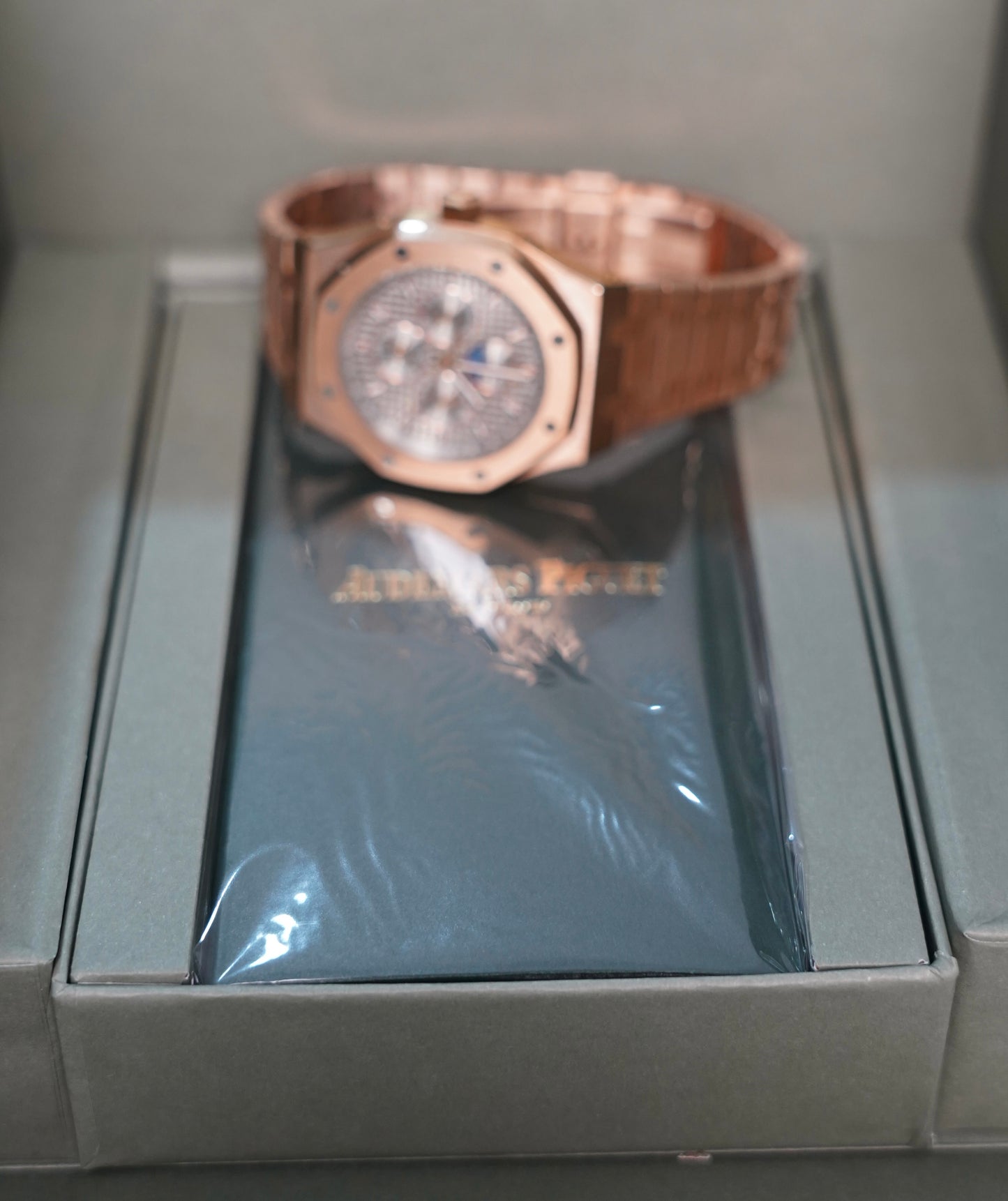 AP Royal Oak 41 mm  -  رويال اوك كاليندر روز جولد سوبر كواليتي