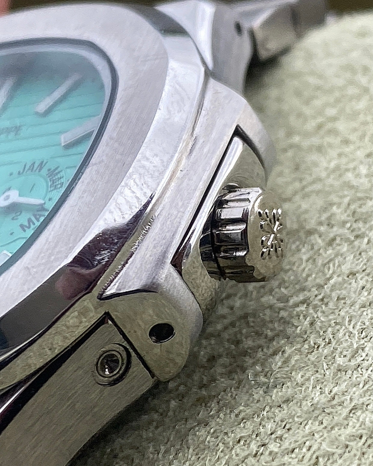40.5 mm باتيك فيليب نوتلس تيفاني - كرونوجراف سنتر قمري  -كلين