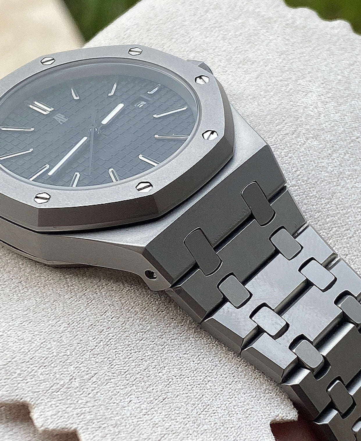 AP Royal Oak 41 mm  - اي بي رويال اوم بلاك ديل - مات فضي
