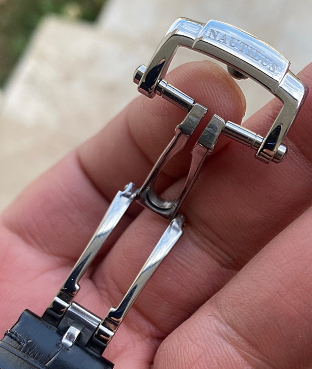40.5 mm باتيك فيليب نوتلس - جلد داخل اسود - كلين تايتل