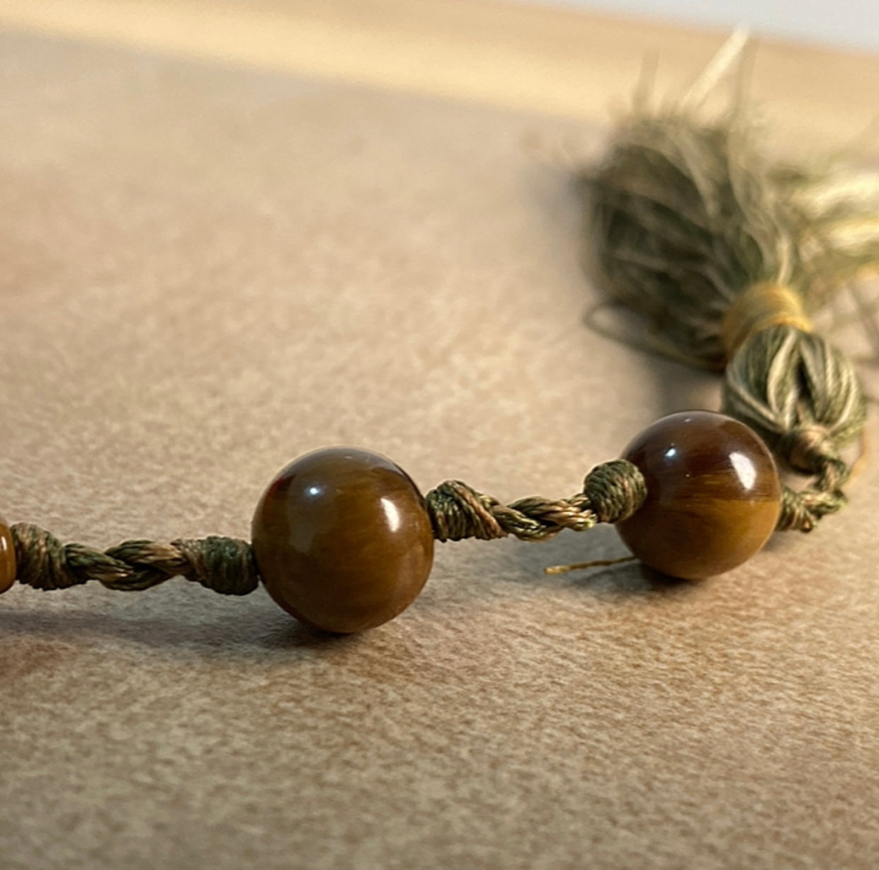 سبحة حجر سندلوس نقي ١٠٠٪  S23- متوفر قطعة واحدة من هذا التصميم