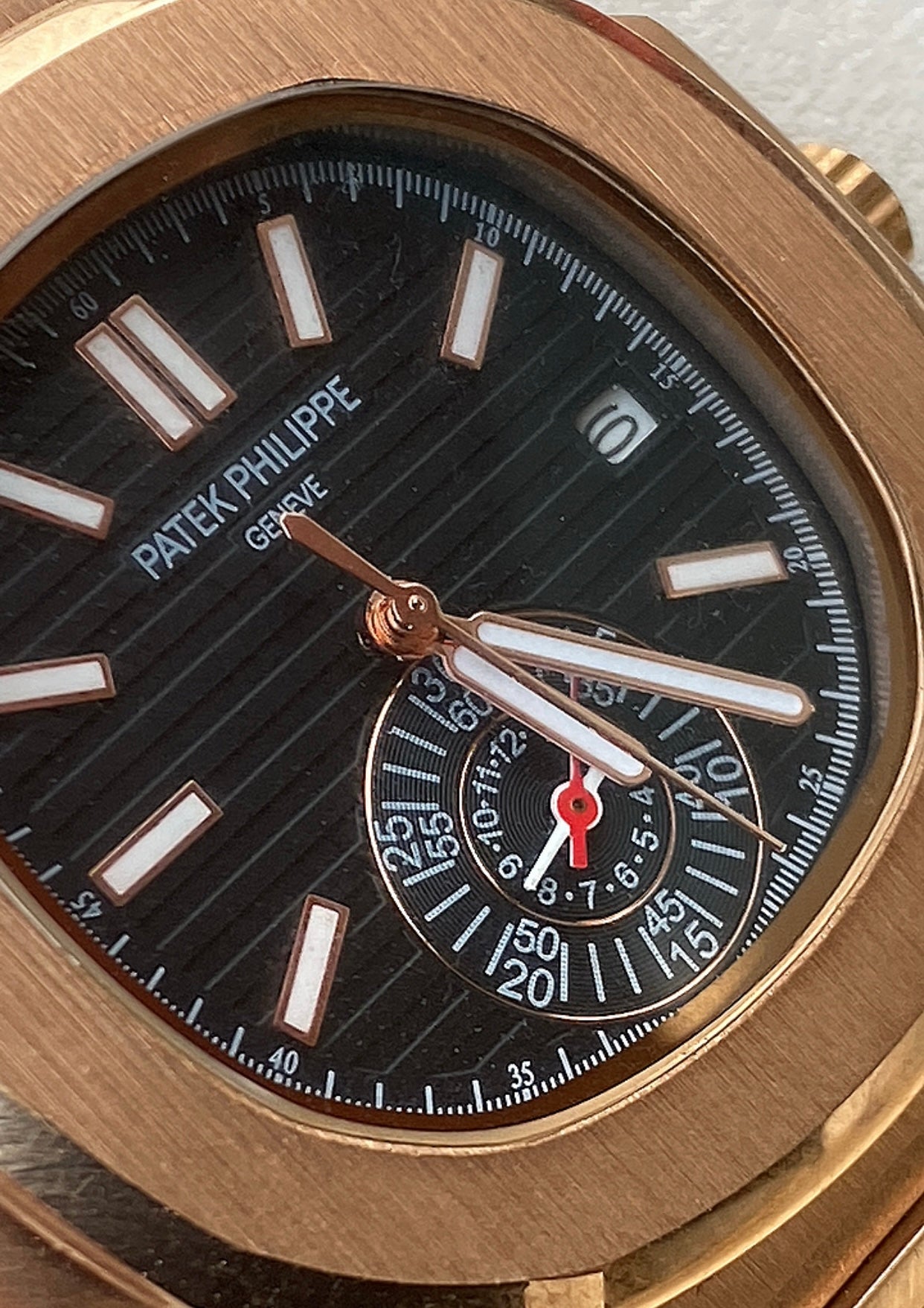40.5 mm  السعر بالاردني ٣٠٠ دينار باتيك فيليب نوتلس كرونوجراف روزجولد - جراند ماستر
