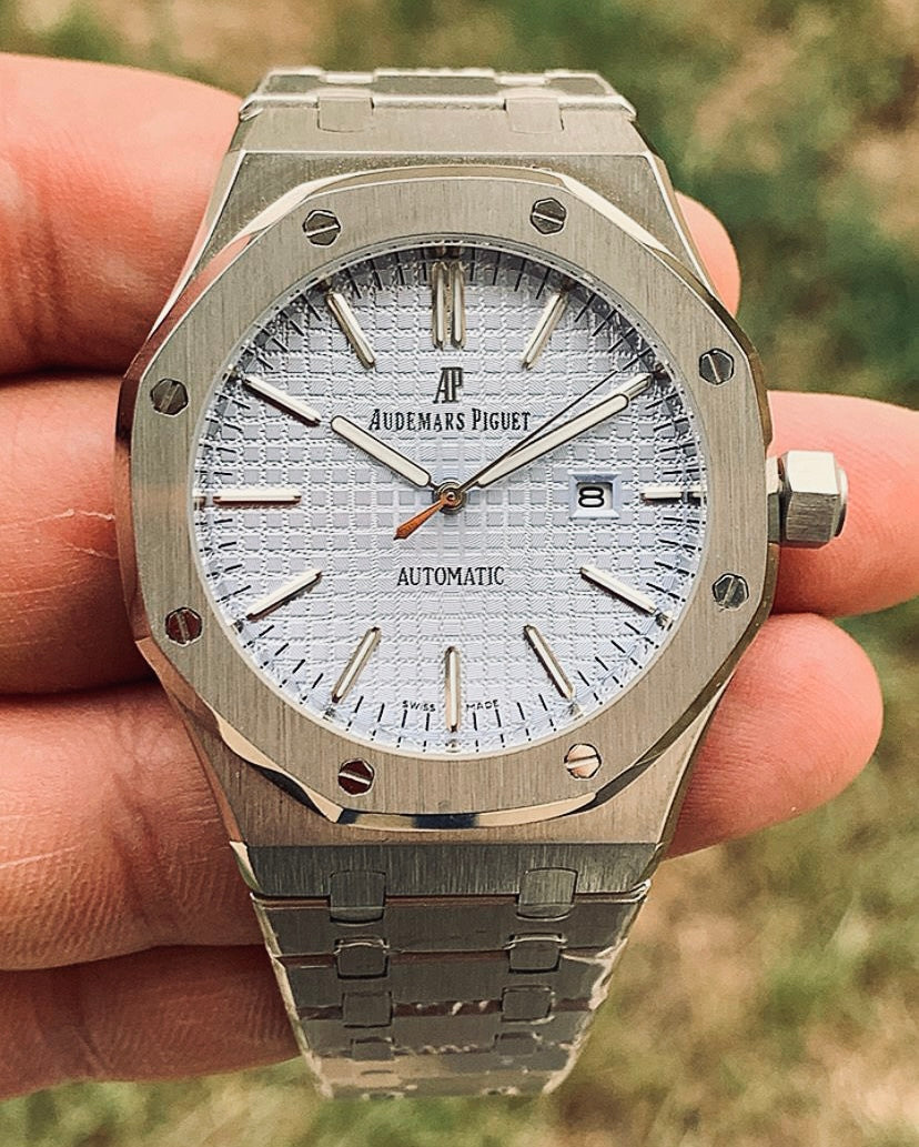 41 mm اوديمارس بيجيه كلين ٢٠٢٤ بلو (AP)