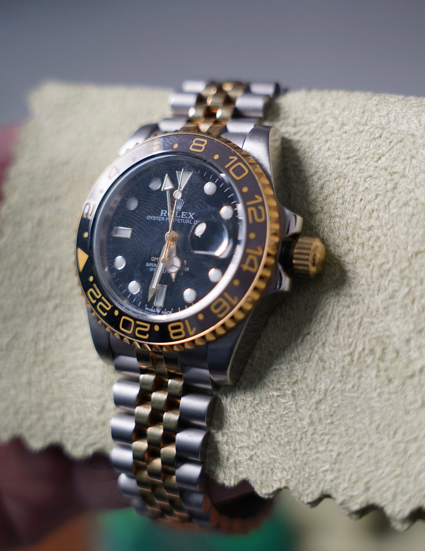Rolex GMT Master Gold 43 mm