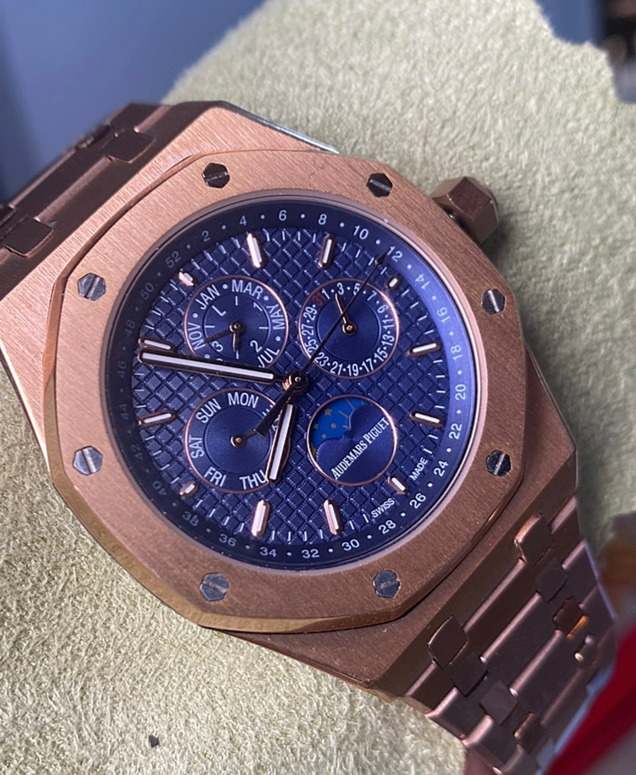 AP Royal Oak Calendar rose gold 41 mm - Clone - قطعة واحدة