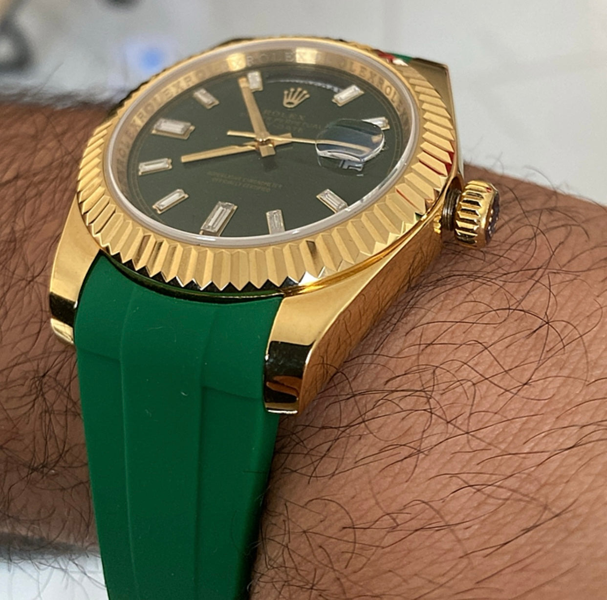 رولكس داي ديت جرين اومبريه ستراب اخضر - جراند ماستر ما احد بفرقها وهي بيدك - حبة واحدة