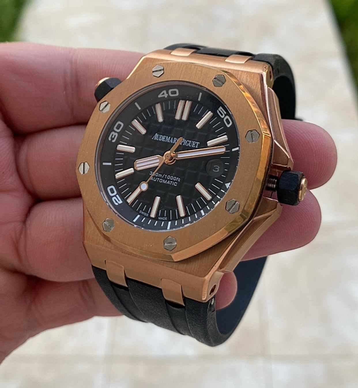 AP offshore 42 mm - اوف شور كلون طبق الأصل - قطعة واحدةاسود و روز جولد  (AP 2)