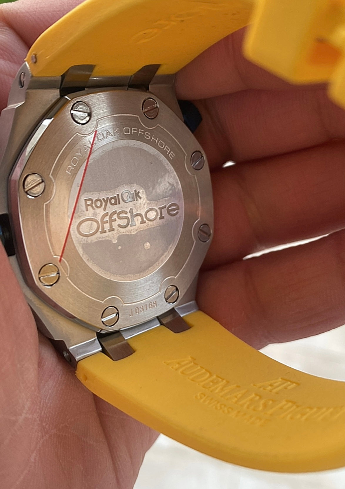 AP offshore 42 mm  - اوف شور كلون طبق الأصل - قطعة واحدةا لون فسفور ستراب راب اصفر