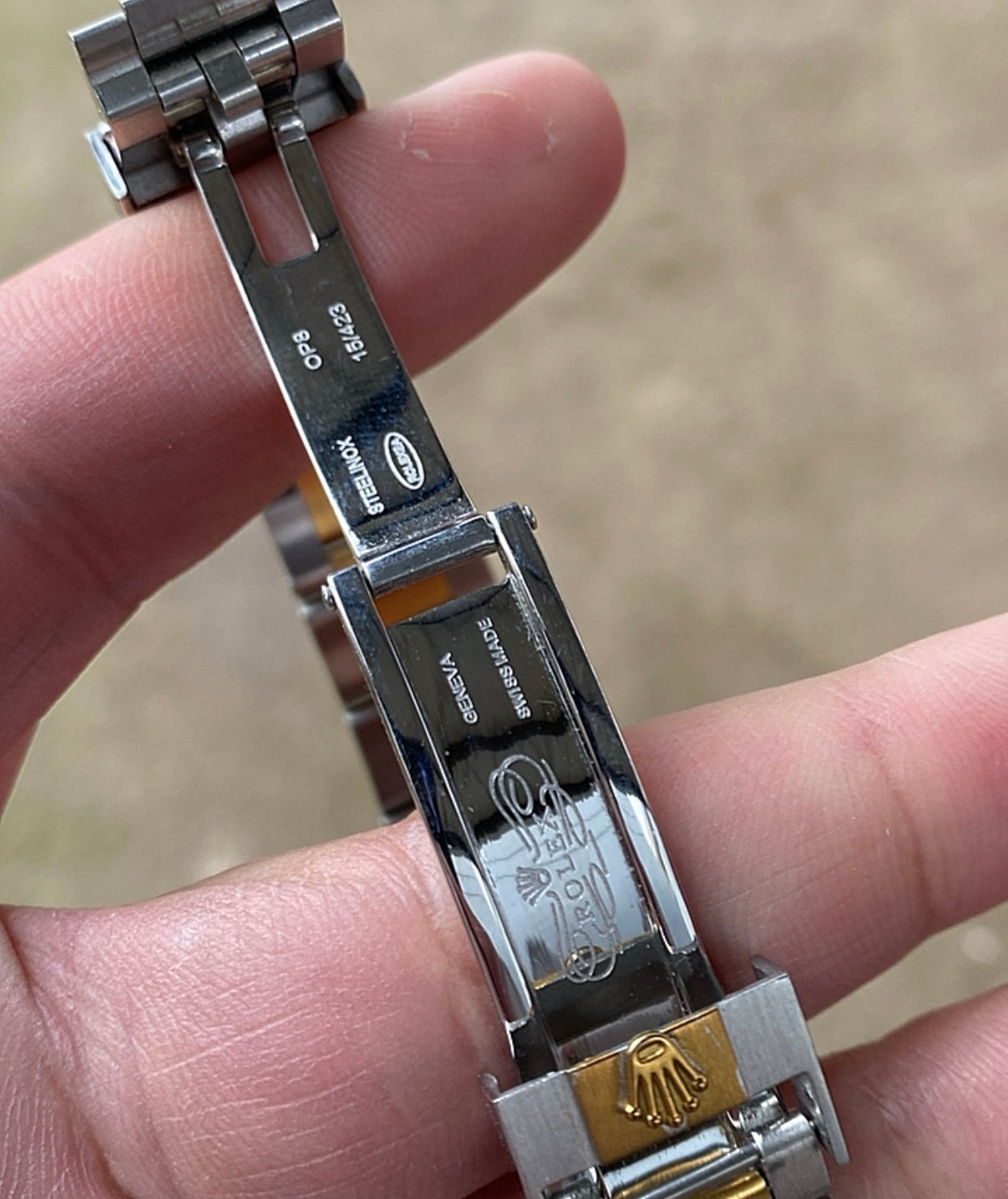 41 mm رولكس ساب مارينر اصدار نادر - ازرق و ذهبي