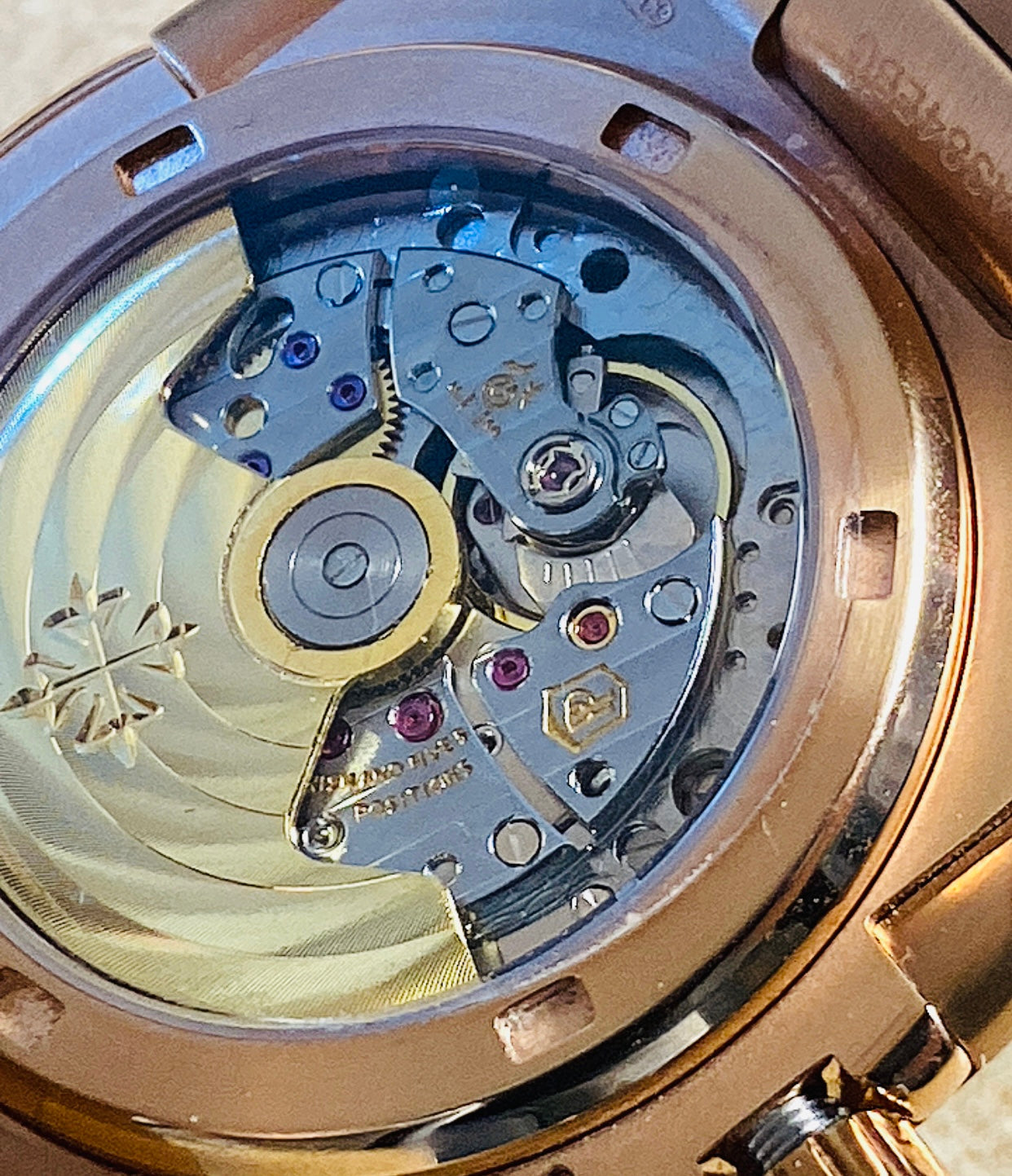 patek philippe 5711- تطابق ١٠٠٪ ماكينة سويسري باتيك فيليب نوتليس كلين قطعه واحده