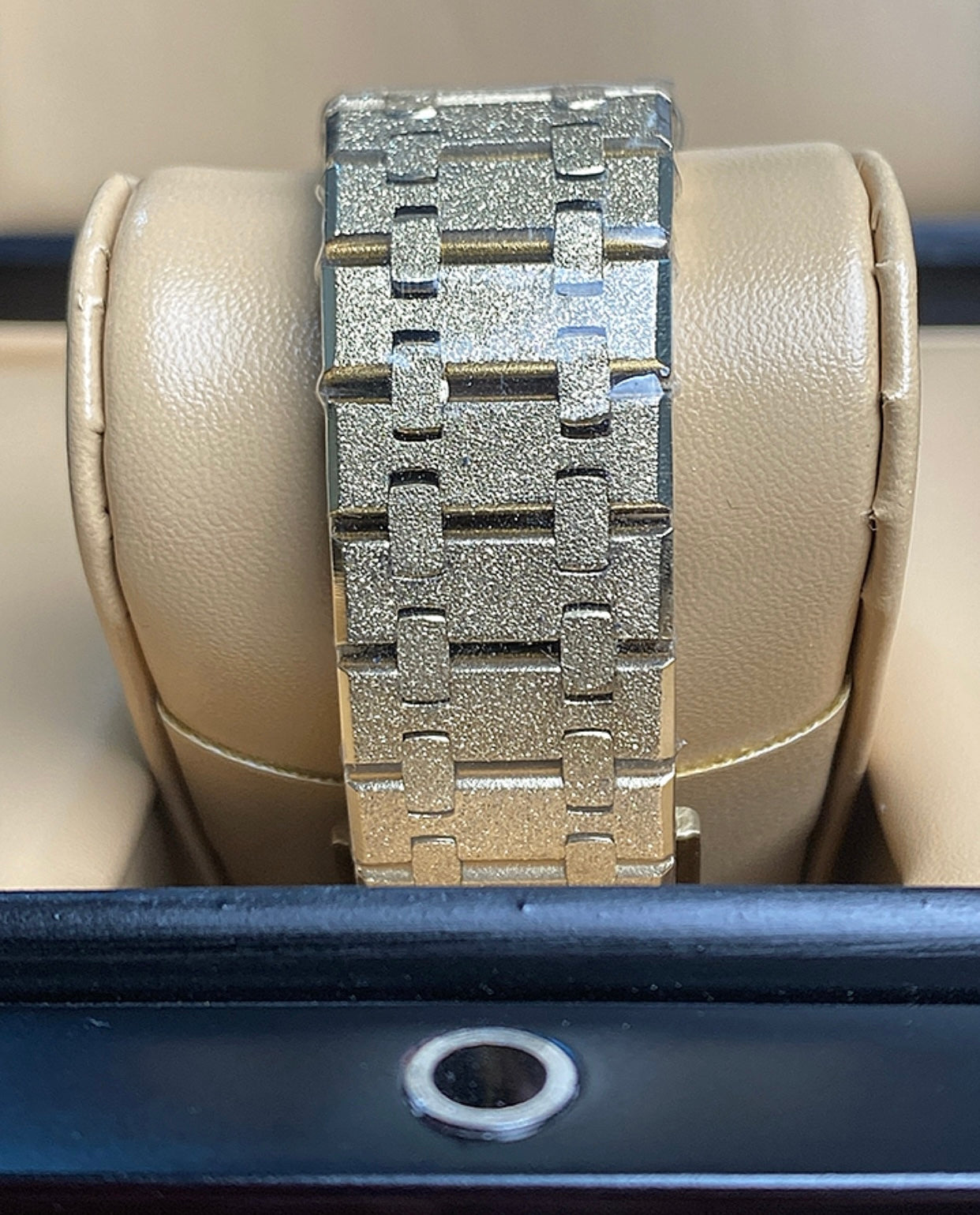Audemars Pigue  Rainbow 41 mm  (كلين تايتل)
