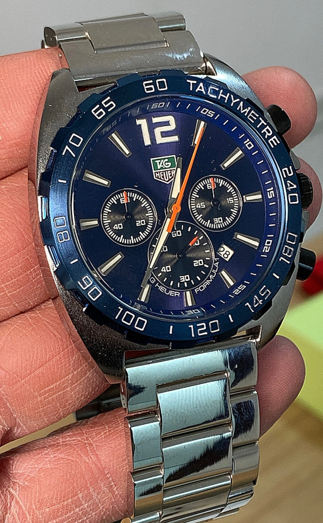 43 mm ساعه تاج هيرور فورميلا وارد امازون امريكي - متوفر ٣ قطع فقط