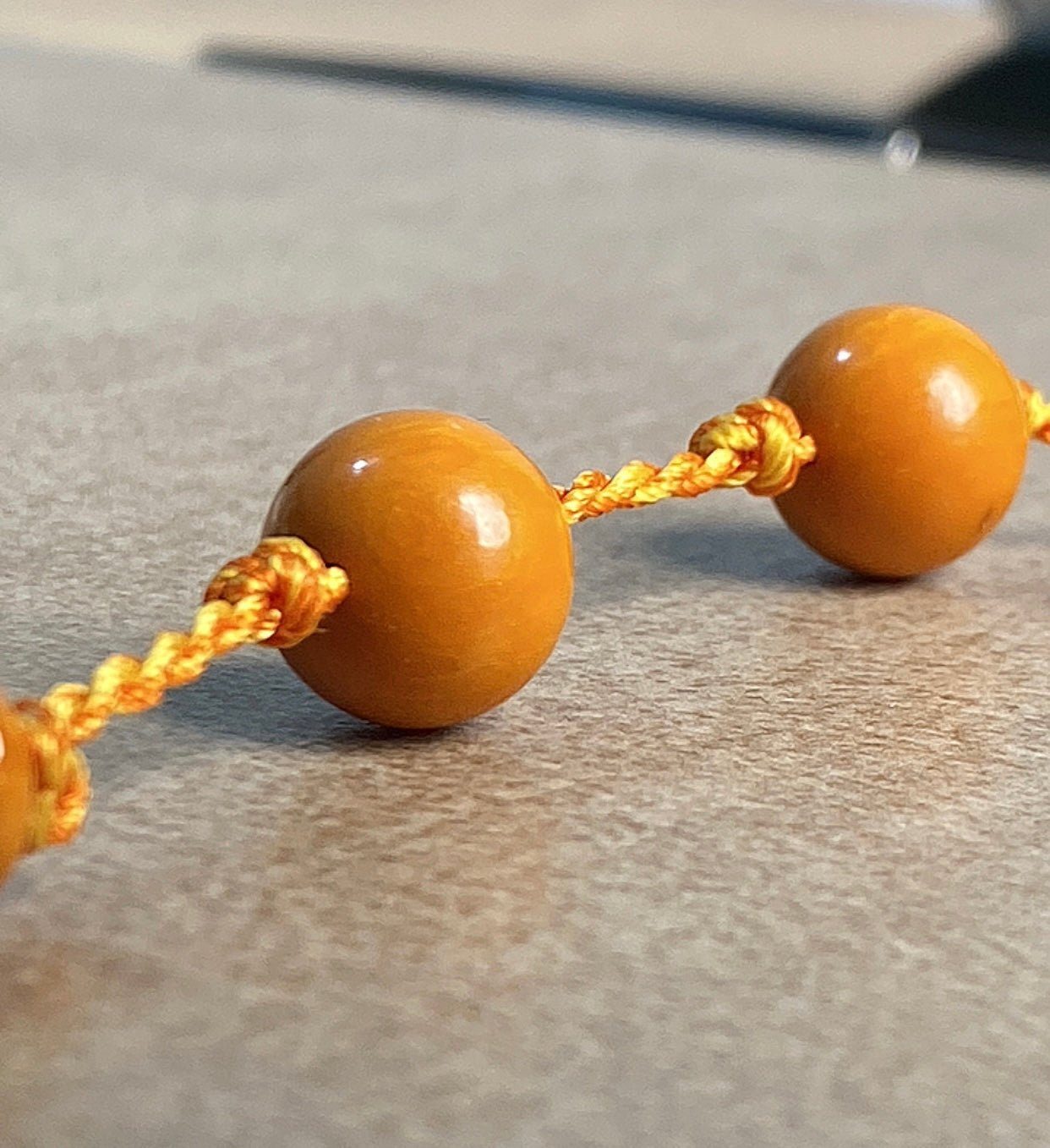 سبحة حجر سندلوس نقي ١٠٠٪  S22- متوفر قطعة واحدة من هذا التصميم