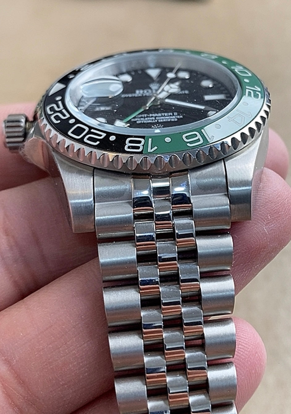 43 mm رولكس ياخت ماستر سبرايت اصدار محدود - يمين لليسار