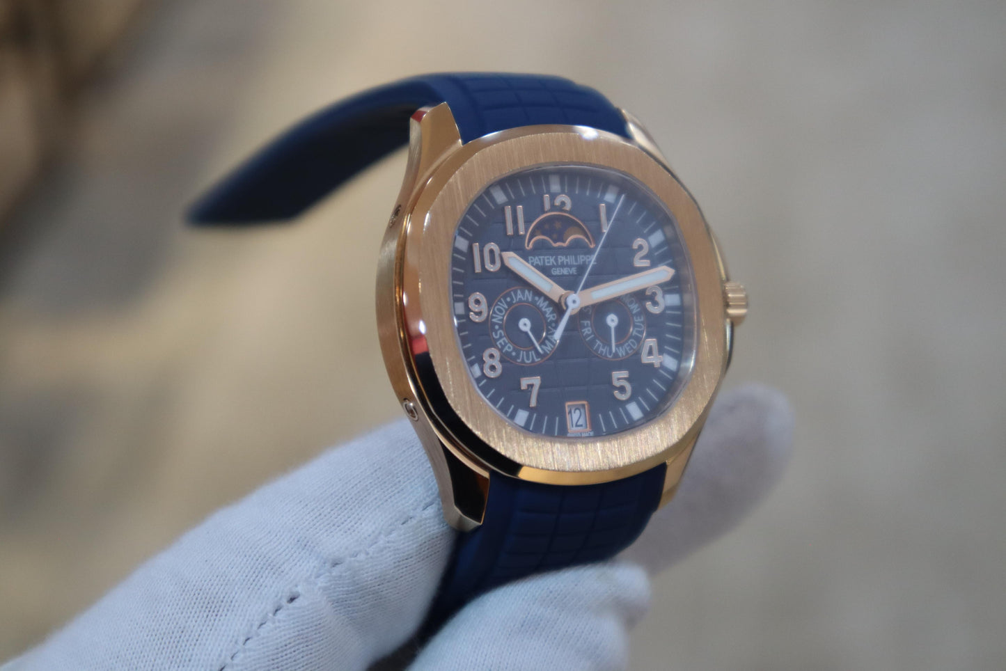 PATEK Philippe aquanaut- باتيك فيليب اكوا نوت كاليندر كلين طبق الأصل