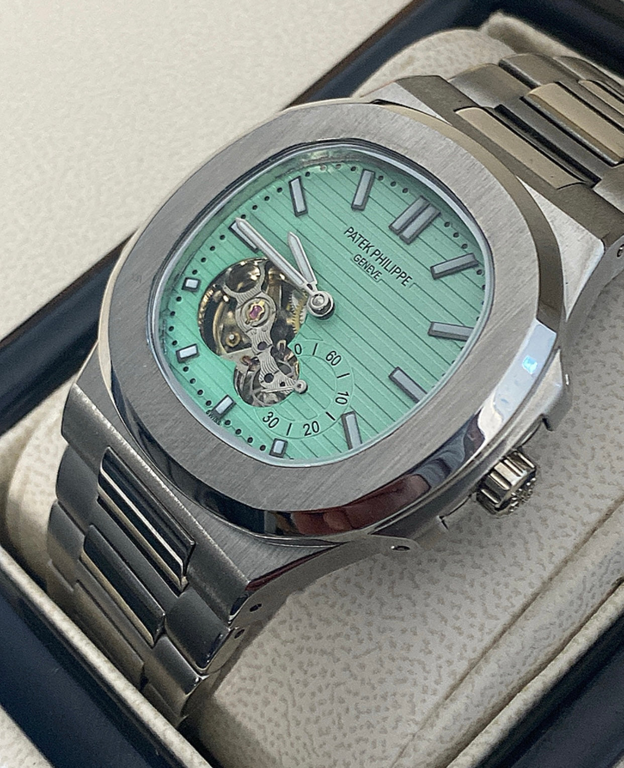 40.5 mm باتيك فيليب نوتلس تيفاني - اصدار خاص