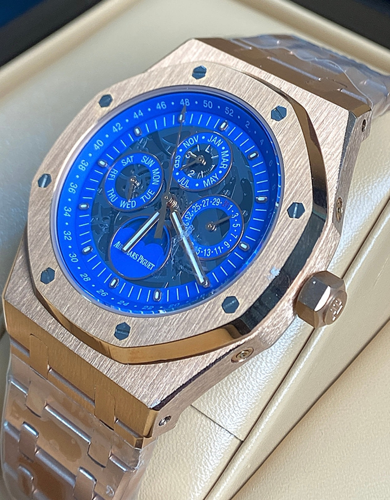 Audemars Pigue Calendar Rosegold  41 mm (كلين تايتل)