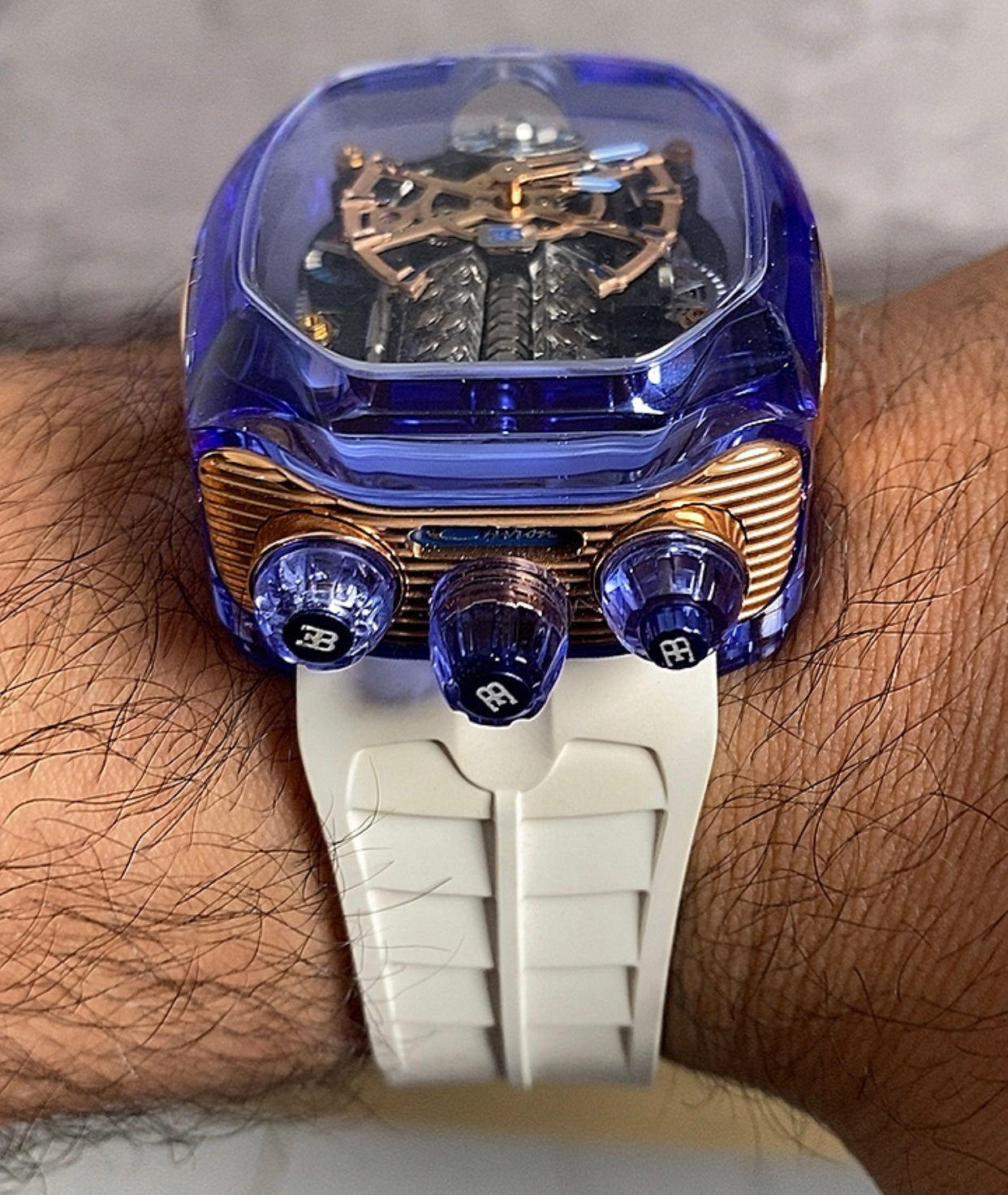 JACOB&CO bugatt - حبة واحدة في العراق اعلى غينشينج و تشطيب بعد الوكالة