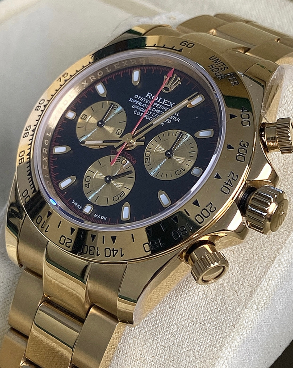 40 mm رولكس دايتونا ذهب أصفر بقرص أسود