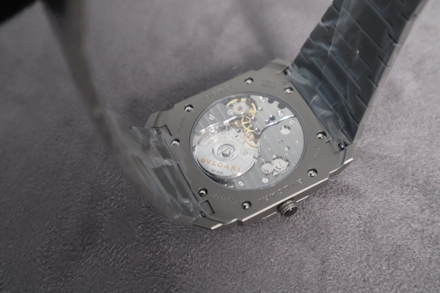 Bulgari Octo Finissimo - انحف ساعة بالعالم ماكينة سويسريو تيتانيون - القطعة الوحيدة بالعراق (السعر بالاردني 750)