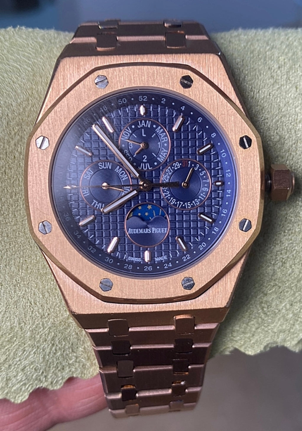 AP Royal Oak Calendar rose gold 41 mm - Clone - قطعة واحدة