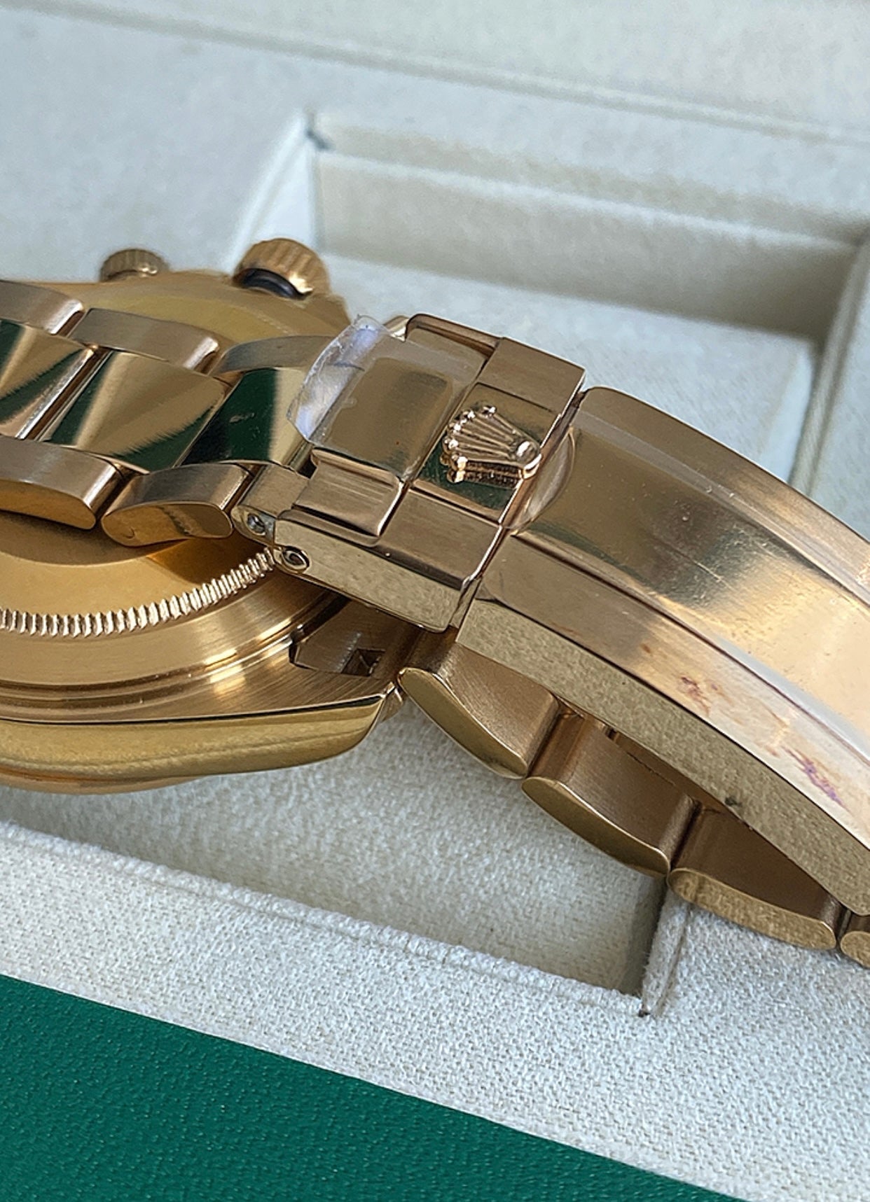 43 mm رولكس دايتونا ٢٠٢٤ كلون ماستر - ذهبي مينا اسود