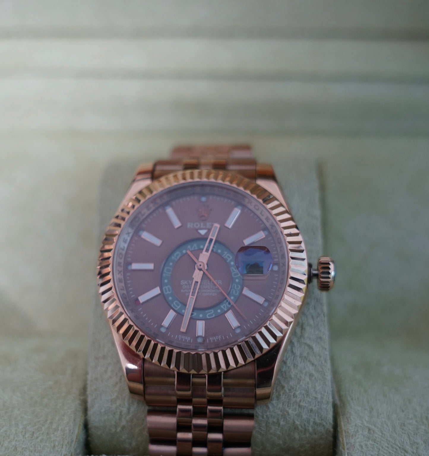 42 mm السعر بالاردني ٣٠٠ دينار رولكس سكاي دولر روز جولد سوبر كواليتي