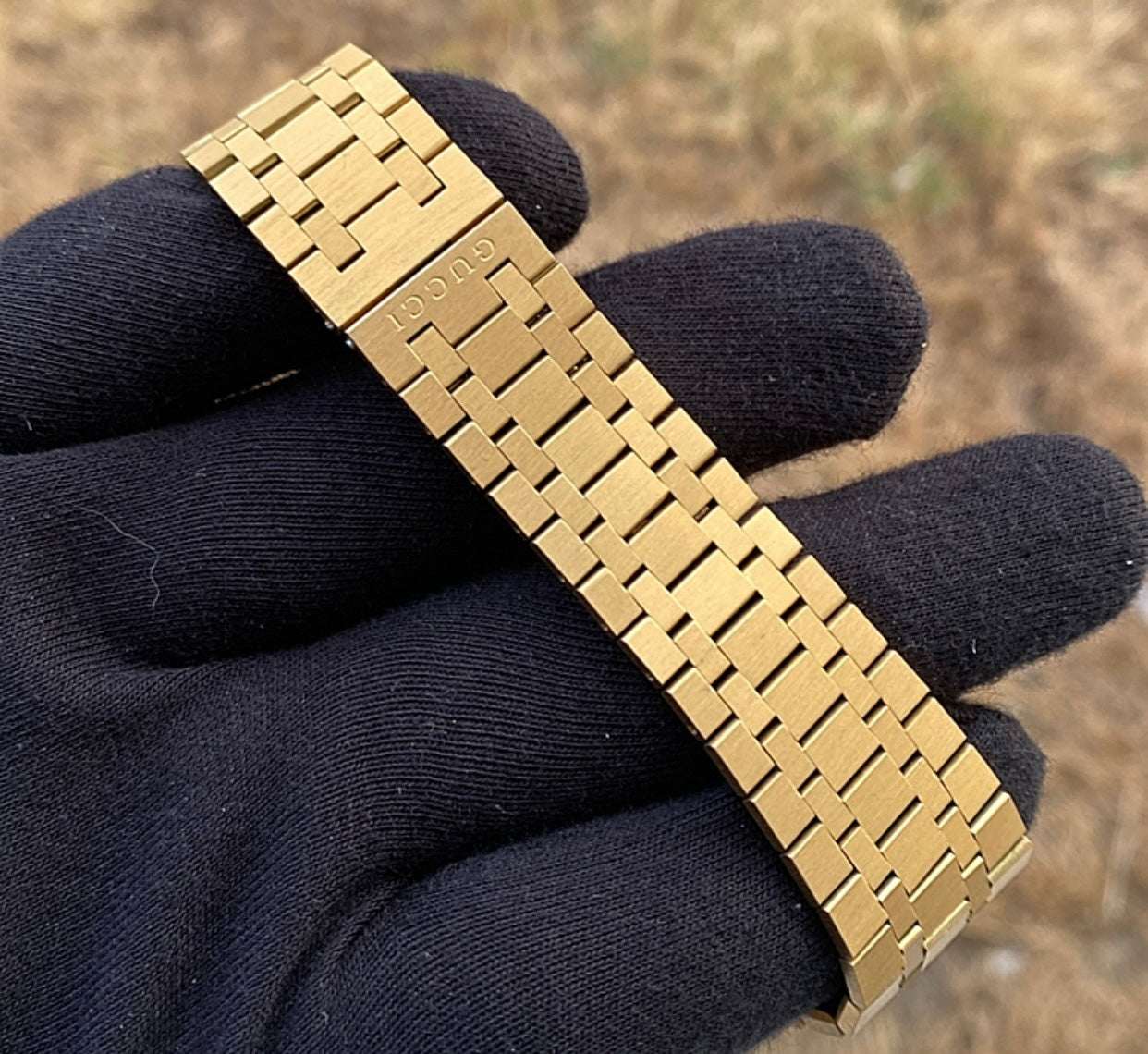 Gucci G-Timeless - جراند ماستر طبق الأصل و الوزن و الأبعاد