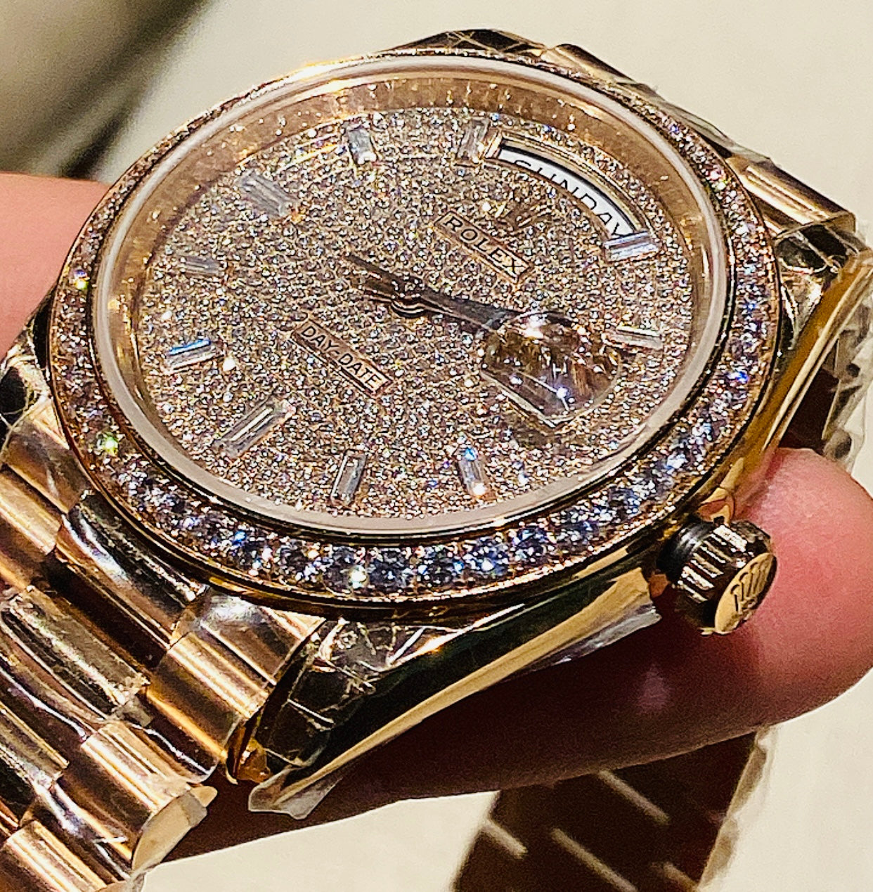 روليكس داي ديت مينا باڤيد - ساعة نادرة جدا - الساعة كليون طبق الاصل ماكينة سويسري (ووزجولد)