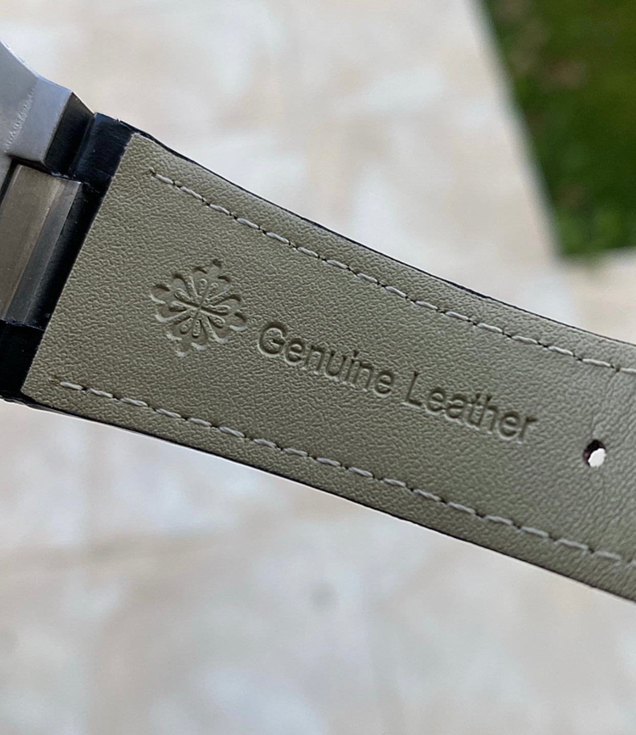 40.5 mm باتيك فيليب نوتلس - جلد داخل اسود - كلين تايتل