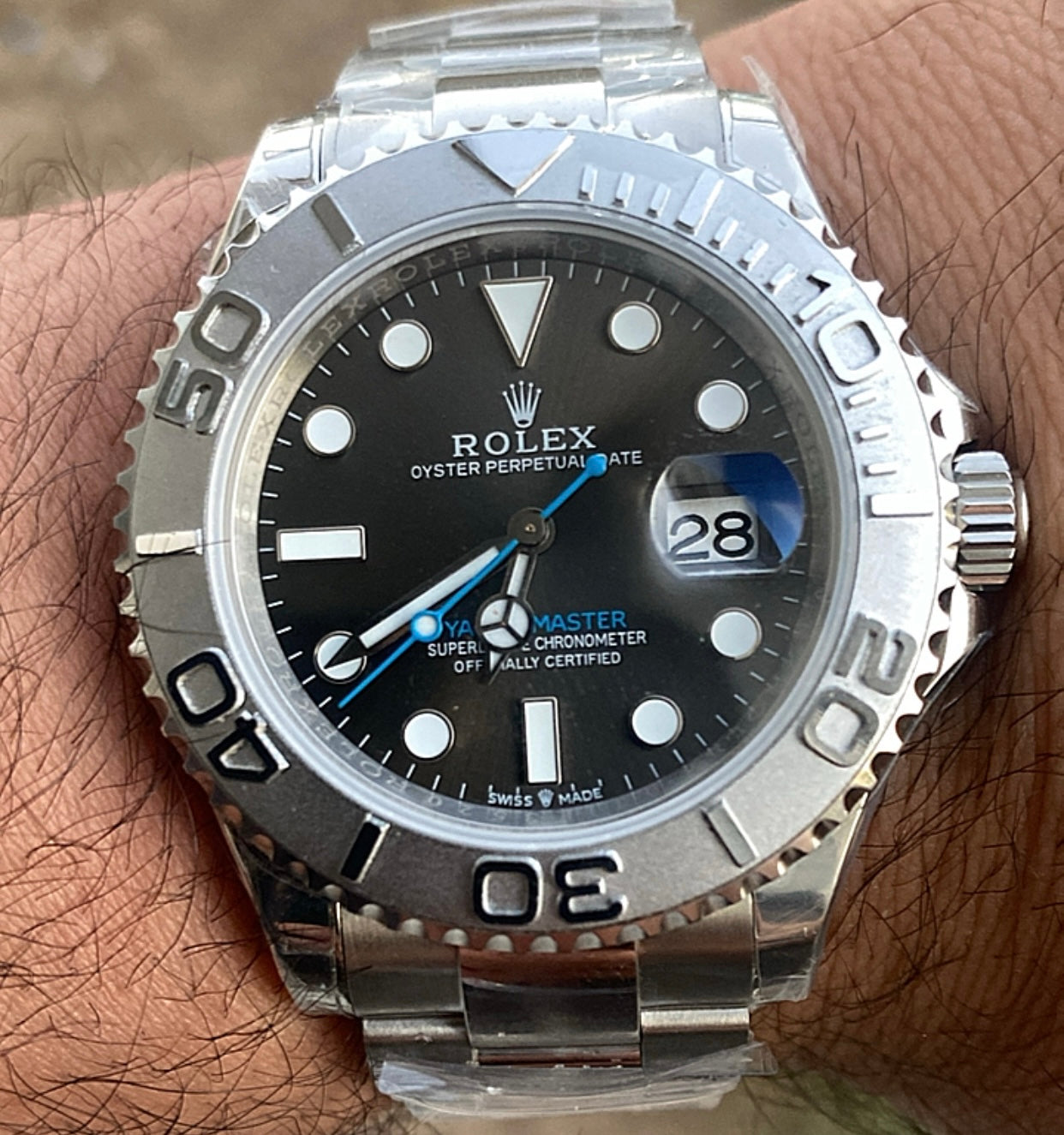 ROLEX YACHT MASTER ONE - كلين طبق الأصل بيزل تايتانيوم (السعر بالاردني 550 دينار واصلة لعمان)