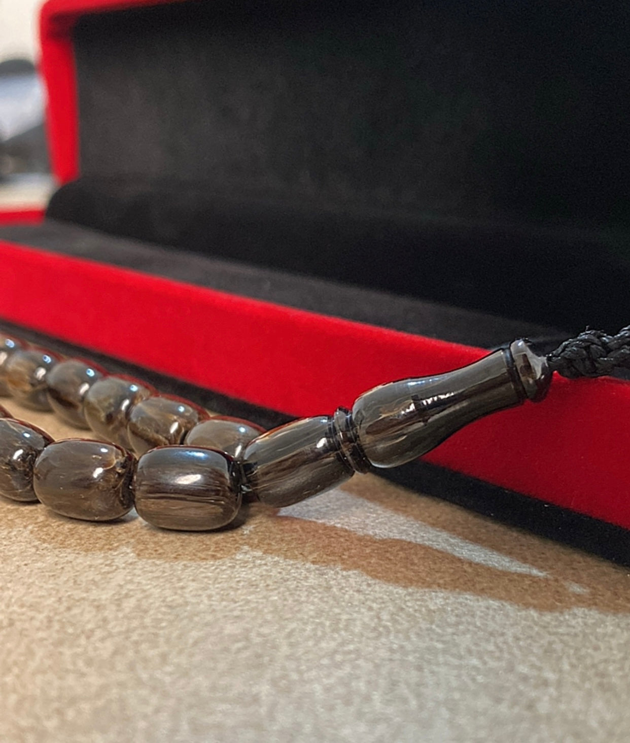 سبحة حجر سندلوس نقي ١٠٠٪  S25- متوفر قطعة واحدة من هذا التصميم