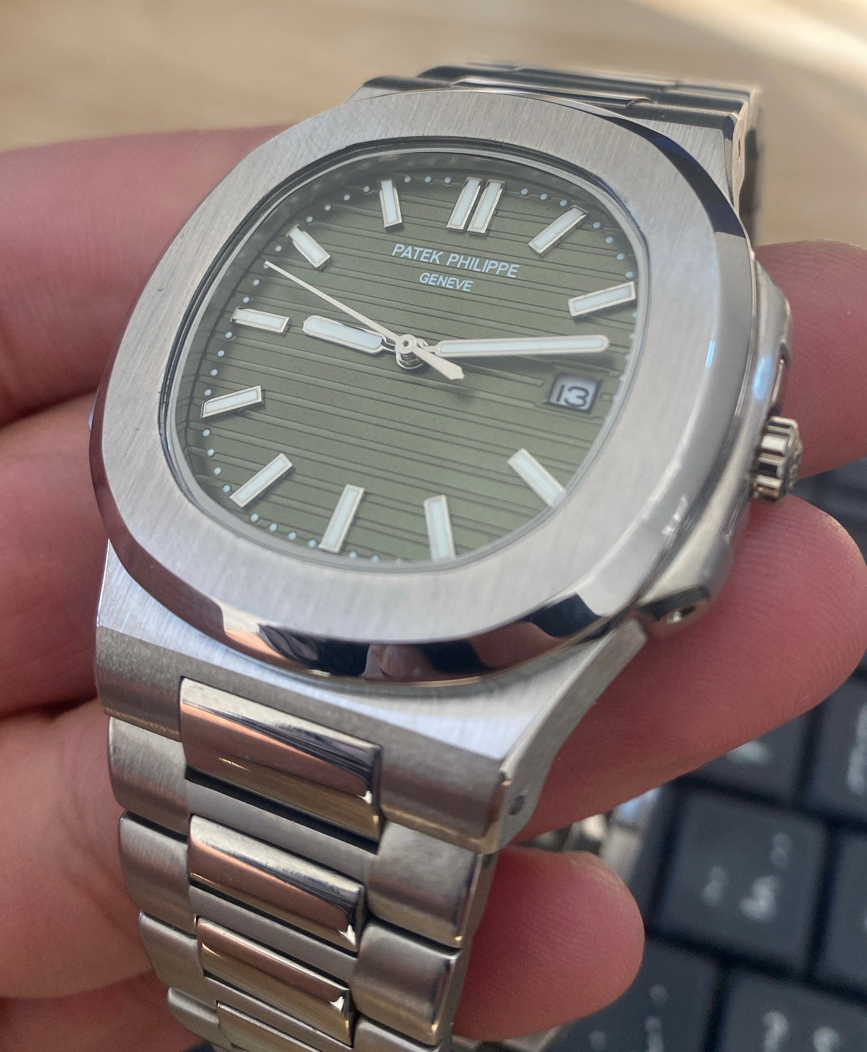 40.5 mm باتيك فيليب نوتلس لون زيتوني