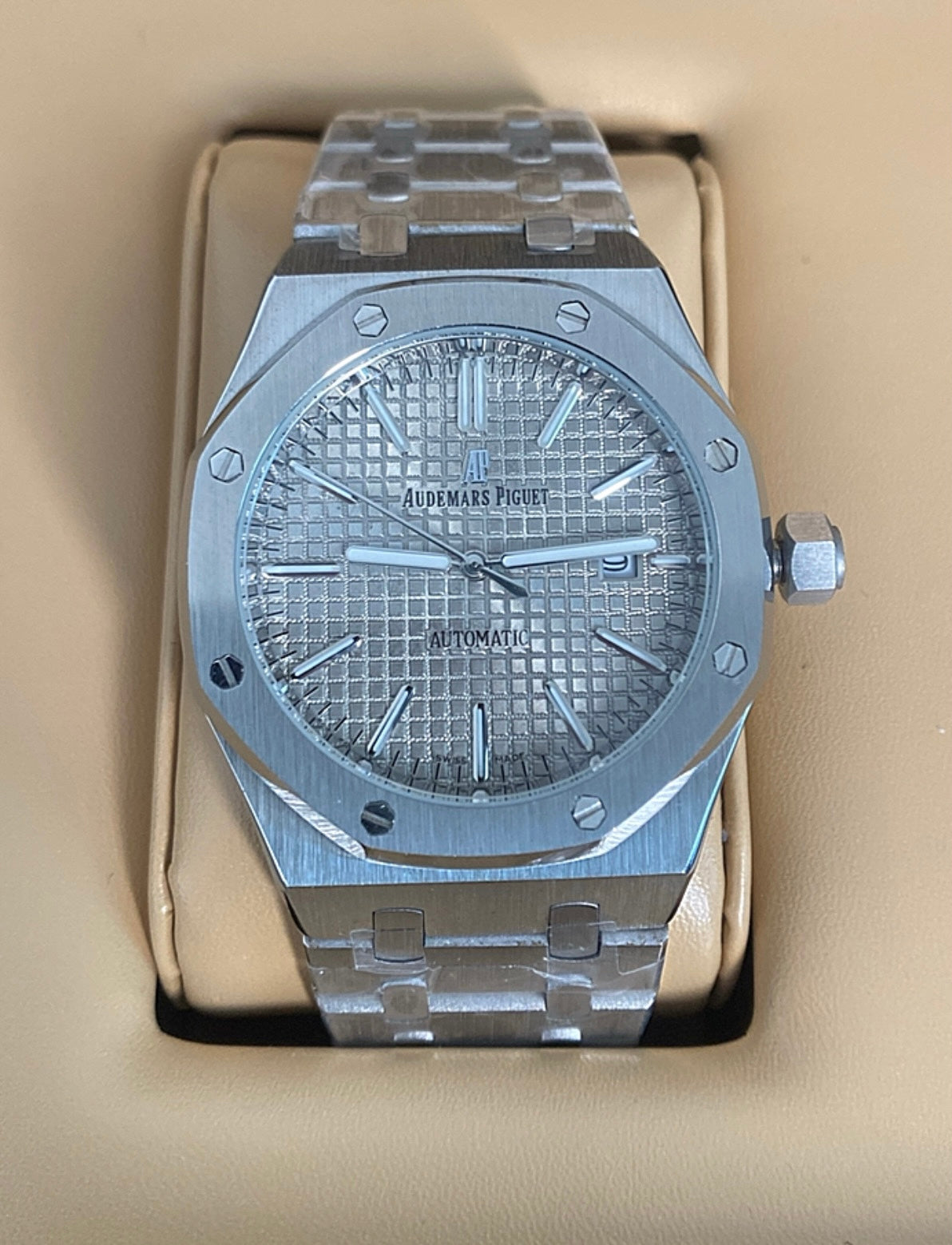 AP titanium 41 mm - ساعة اي بي تيتانيوم كاين تايتل رويال اوك