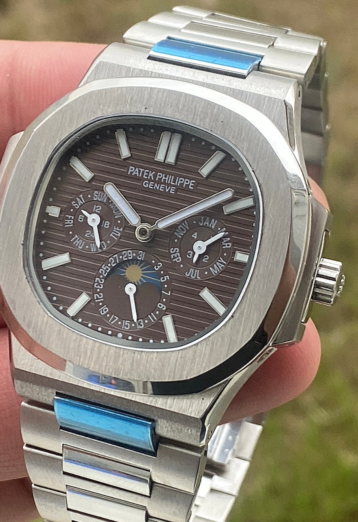 40.5 mm باتيك فيليب نوتلس كرونوجراف مينا بني -كلين
