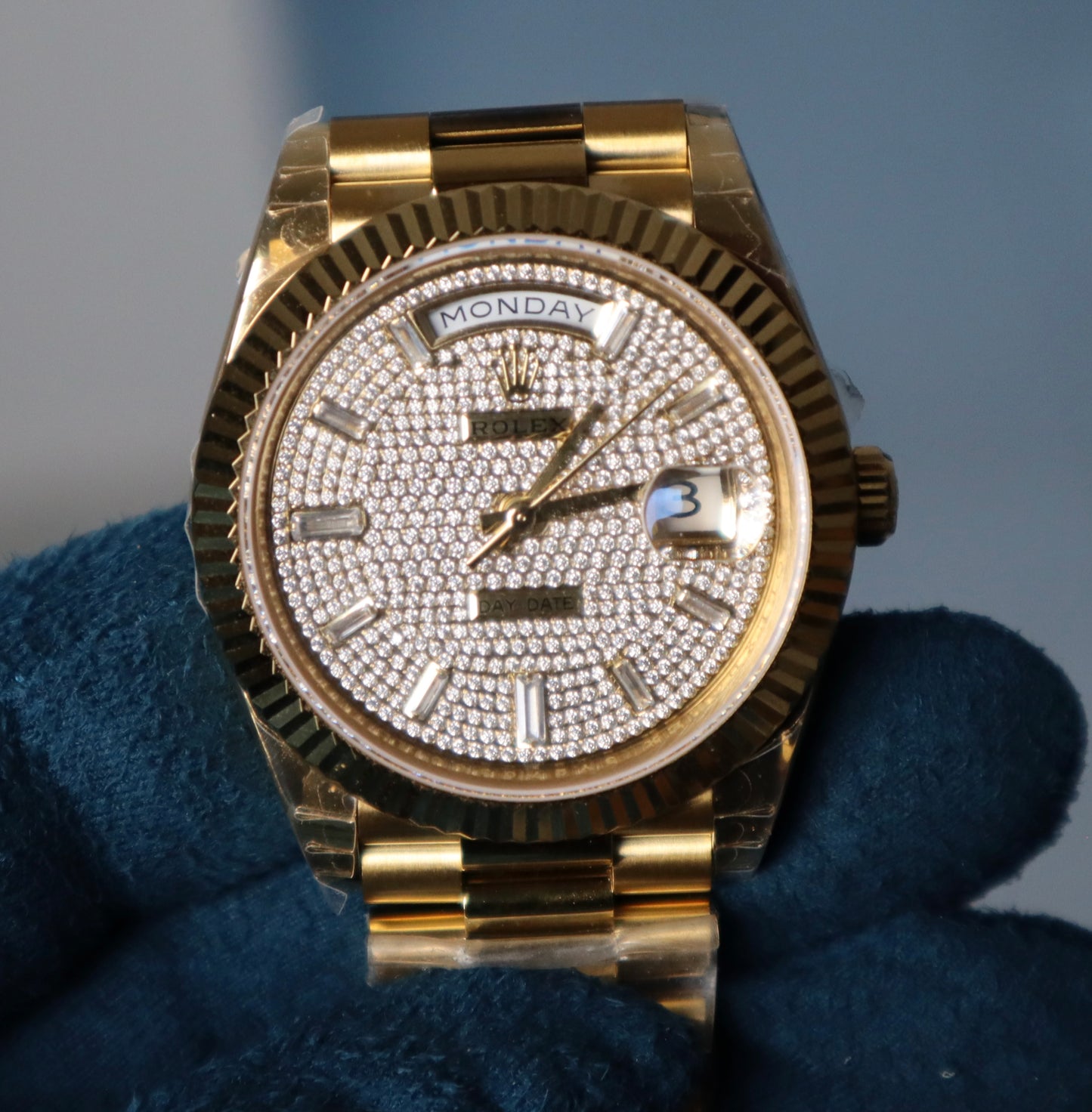 Roled day-Date pave Diamond Dial
