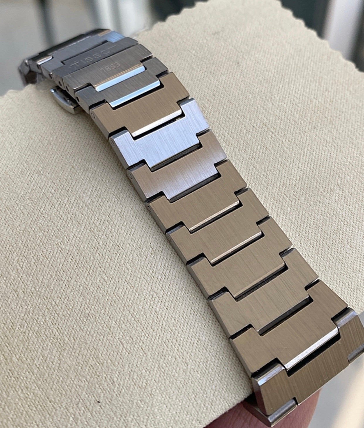 40 mm تيسوت باكس باورماتيك تيفاني- سوبر كلين متوفر قطعتين