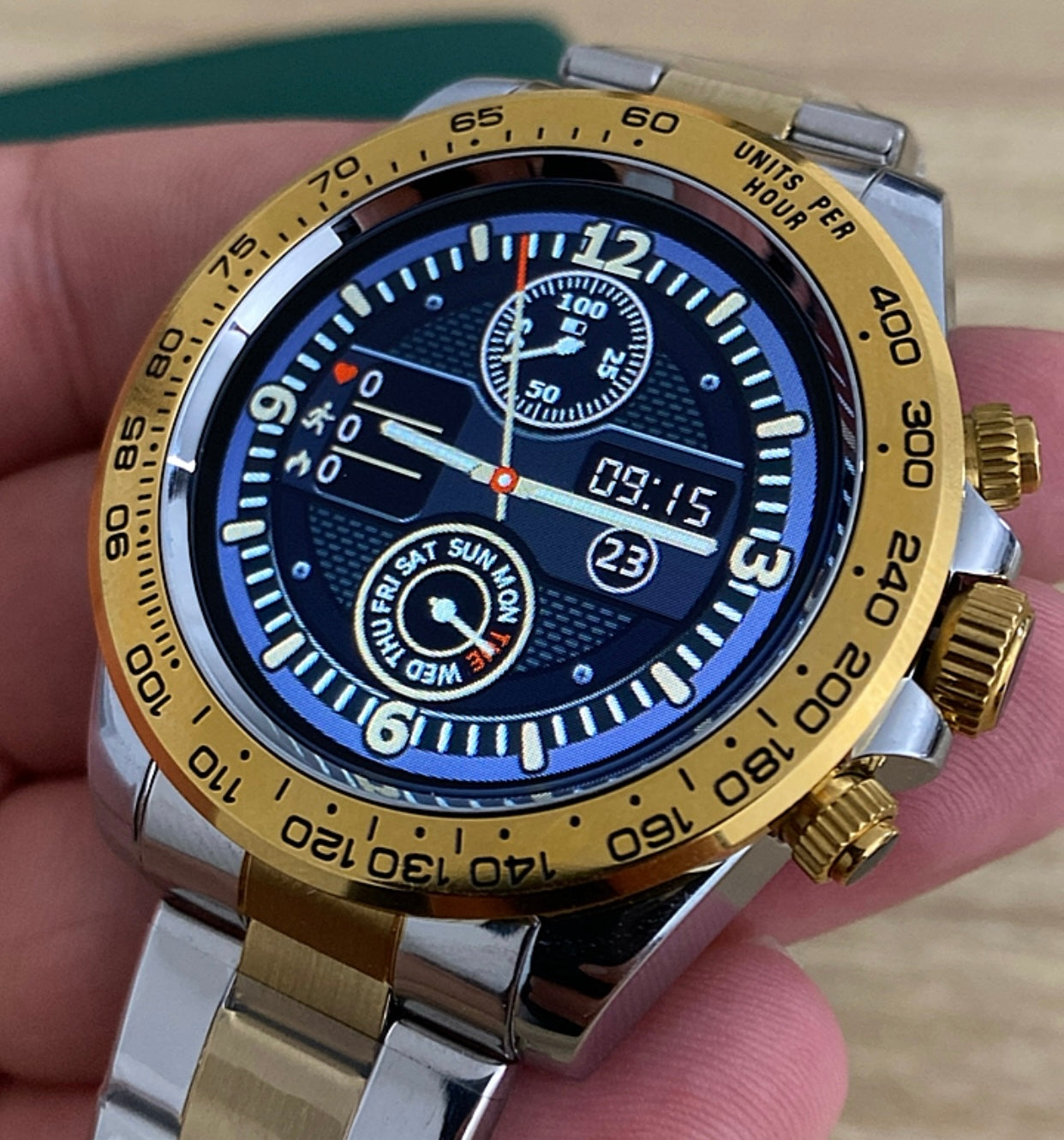 ساعة رجال الأعمال الدكية