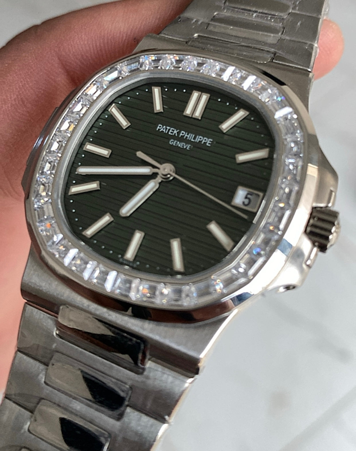 باتيك فيليب نوتلس ٥٧١٢ مينا زيتوني - كلين طبق الأصل حبة واحدة