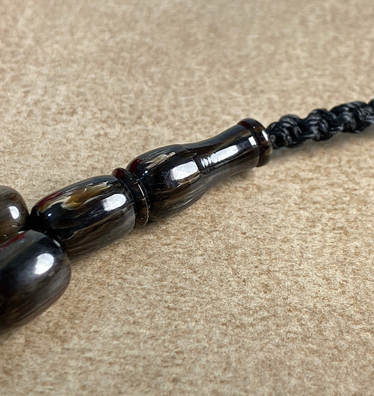 سبحة حجر سندلوس نقي ١٠٠٪  S25- متوفر قطعة واحدة من هذا التصميم