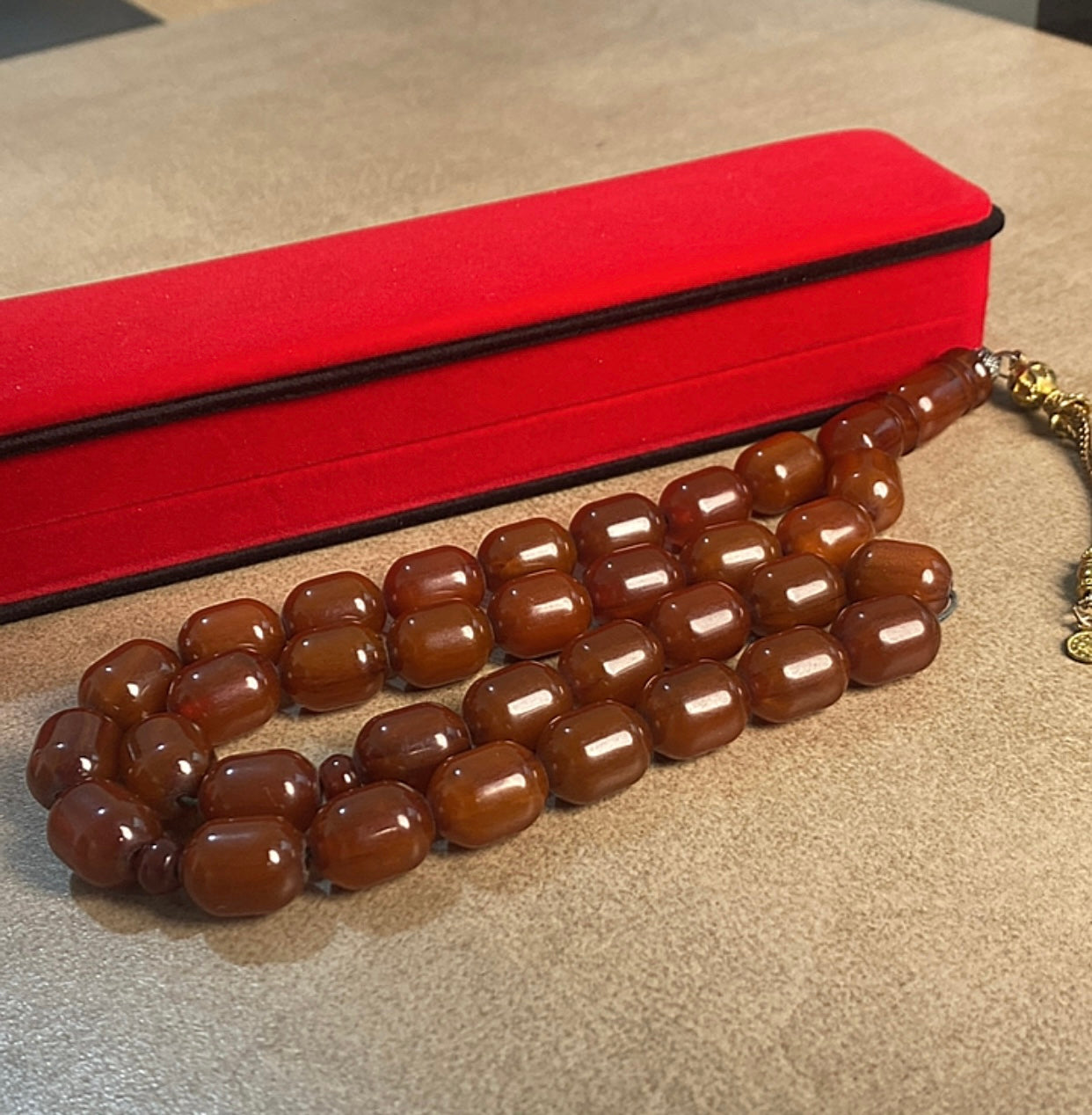 سبحة سندلوس حجر قديم اكثر من 40 سنة s40