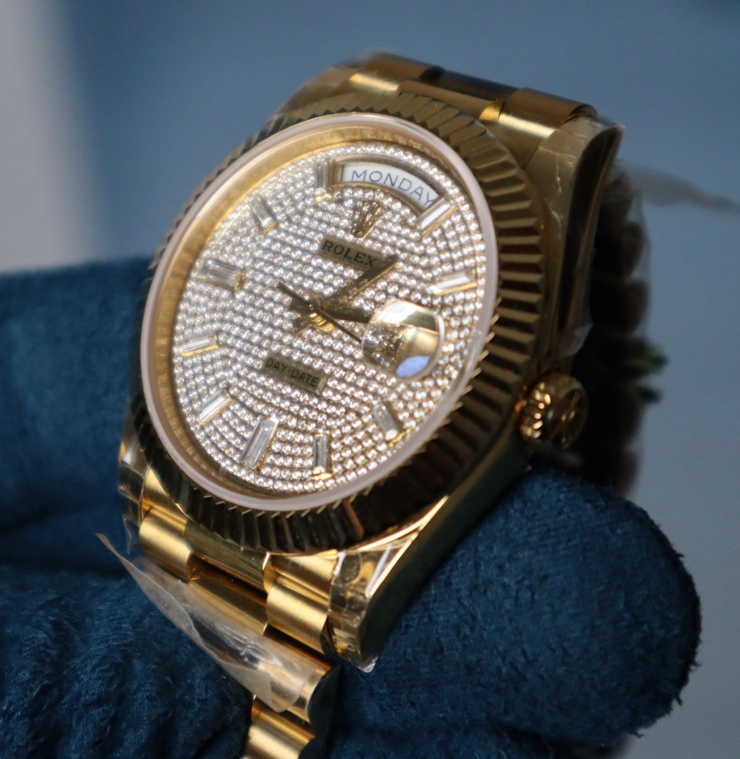 Roled day-Date pave Diamond Dial