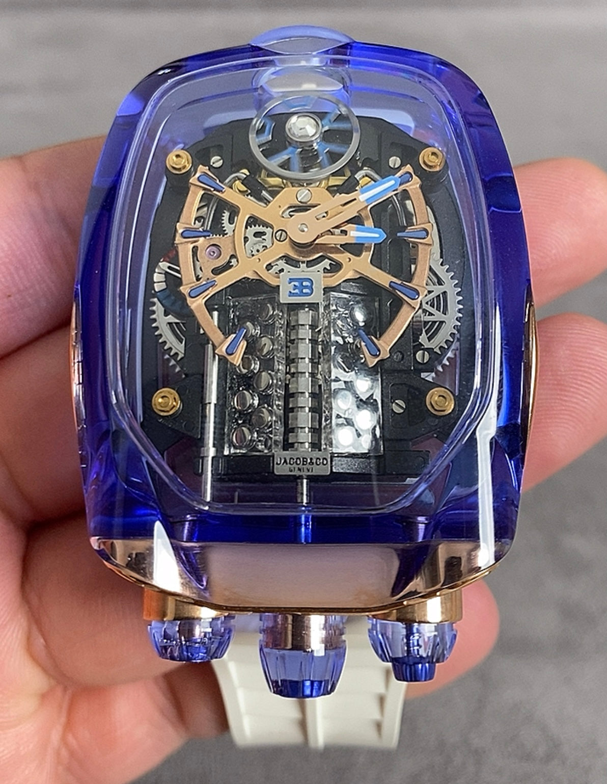 JACOB&CO bugatt - حبة واحدة في العراق اعلى غينشينج و تشطيب بعد الوكالة