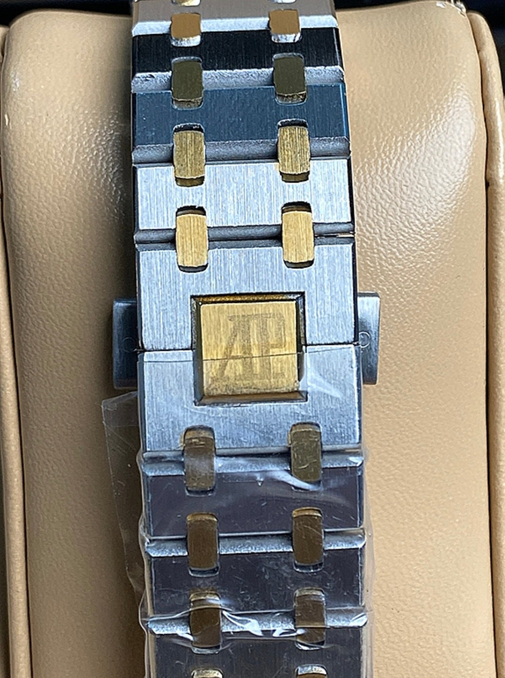 Audemars Pigue  Royal Oak Gold 41 mm (كلين تايتل)
