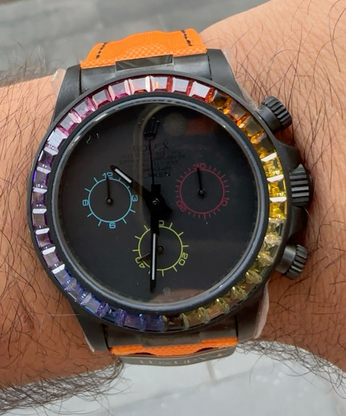 Rolex Daytona Rainbow- Blaken Carbon Fiber حبة واحدة فقط السعر ثلاث ملاين