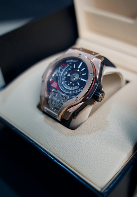 Hublot M9 Rose Gold - ساعة نادرة جداً