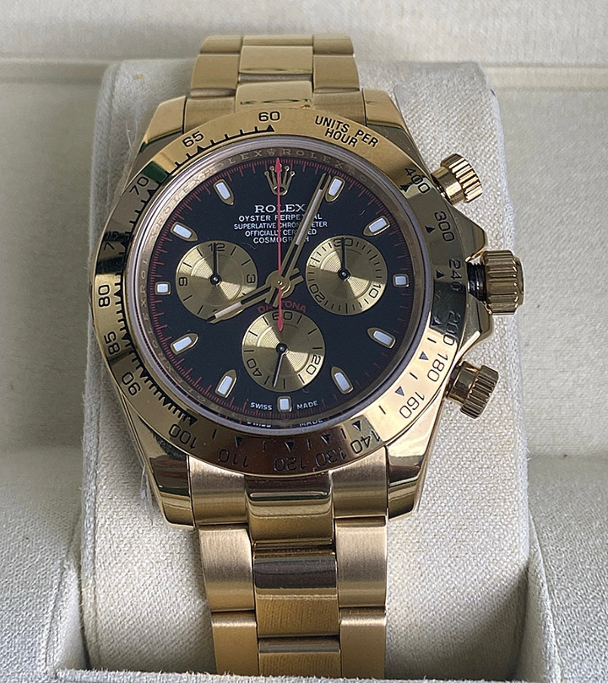 40 mm رولكس دايتونا ذهب أصفر بقرص أسود